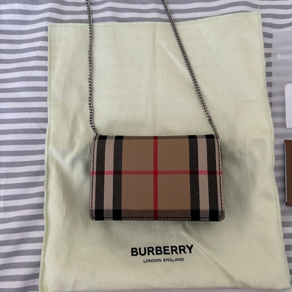 Burberry Jessie Vintage Check Card Case Holder on Chain - Picture 2 of 9